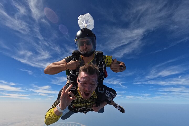 Sky diving In Dubai Tickets