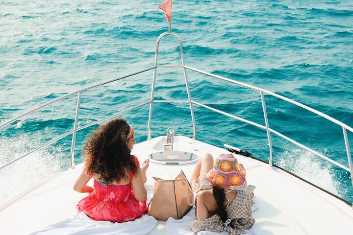 Dubai Marina: Luxury Yacht