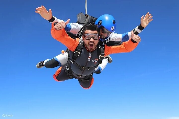 Sky diving In Dubai Tickets