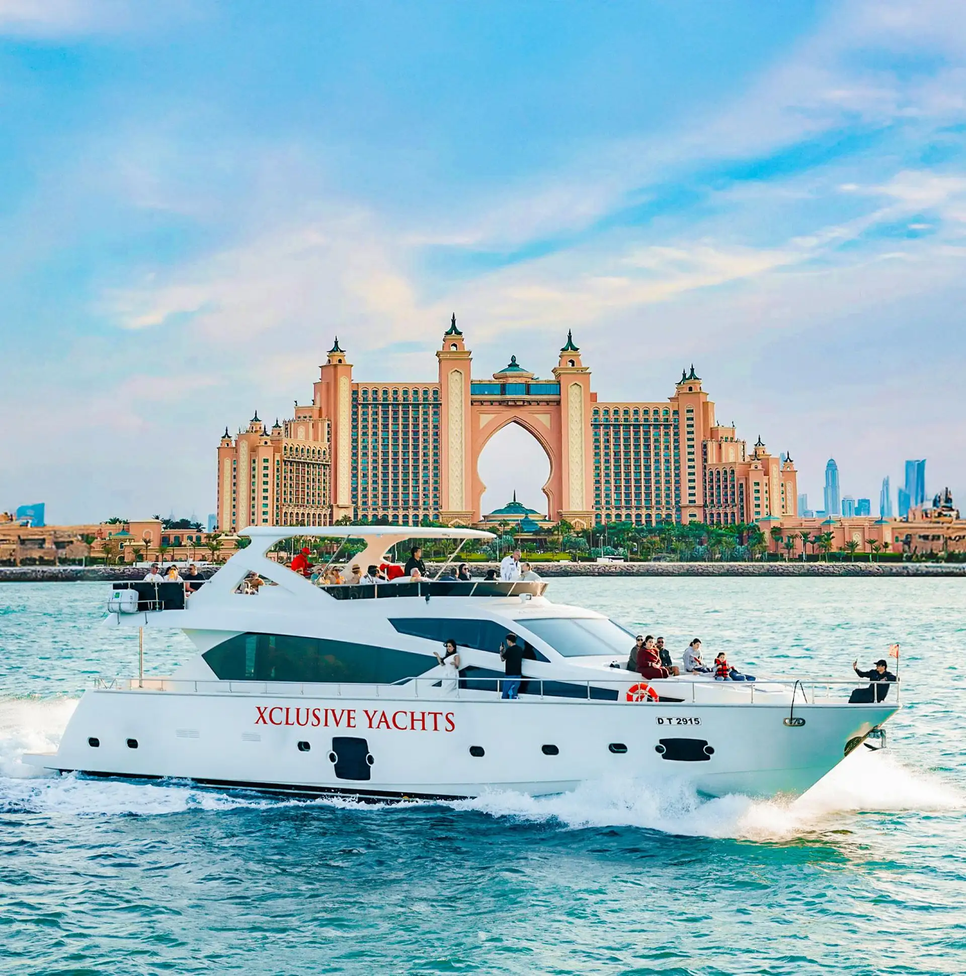 Dubai Marina: Luxury Yacht